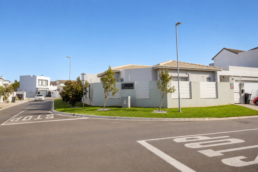 3 Bedroom Property for Sale in Sandown Western Cape